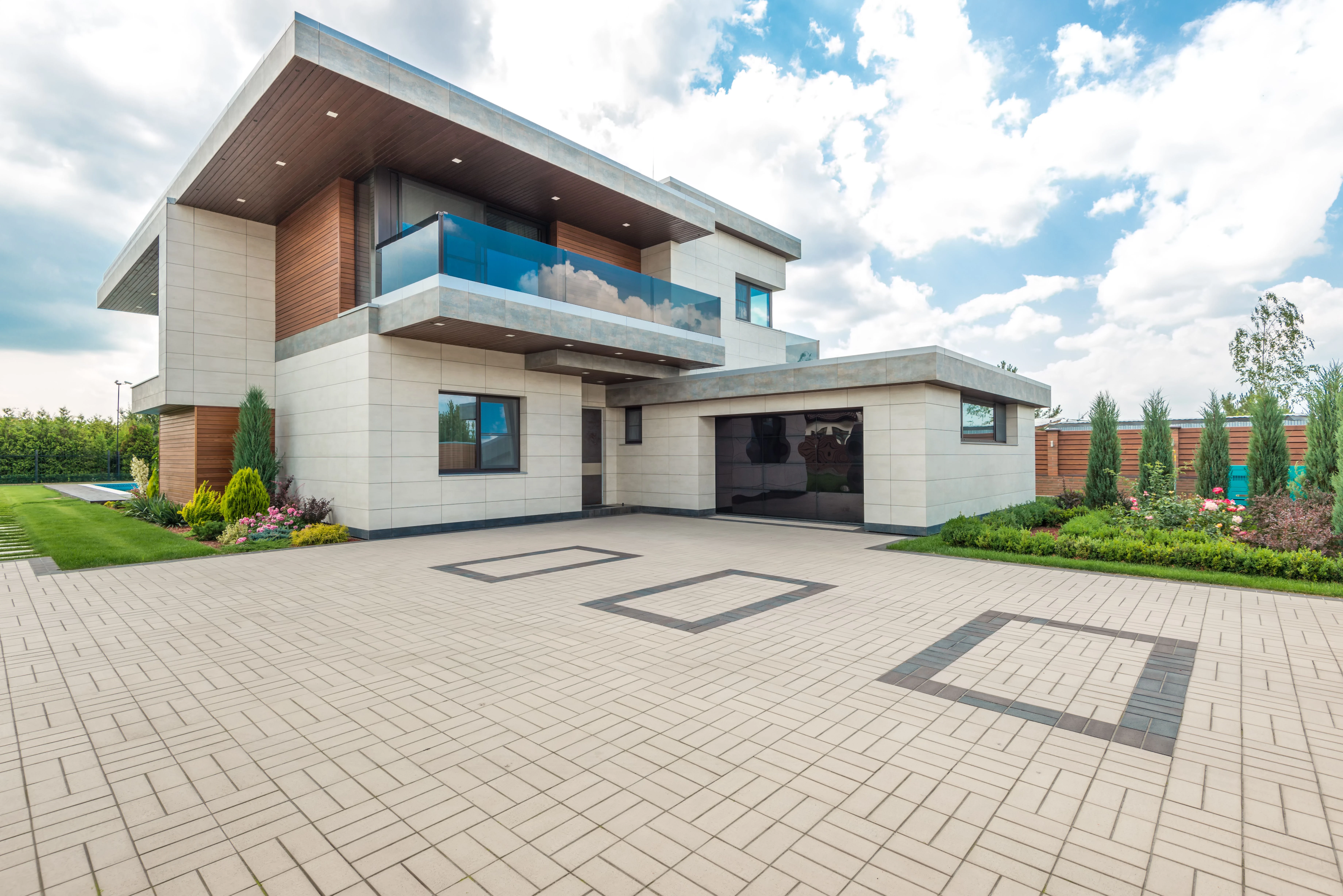 Residential garage door in Ashland